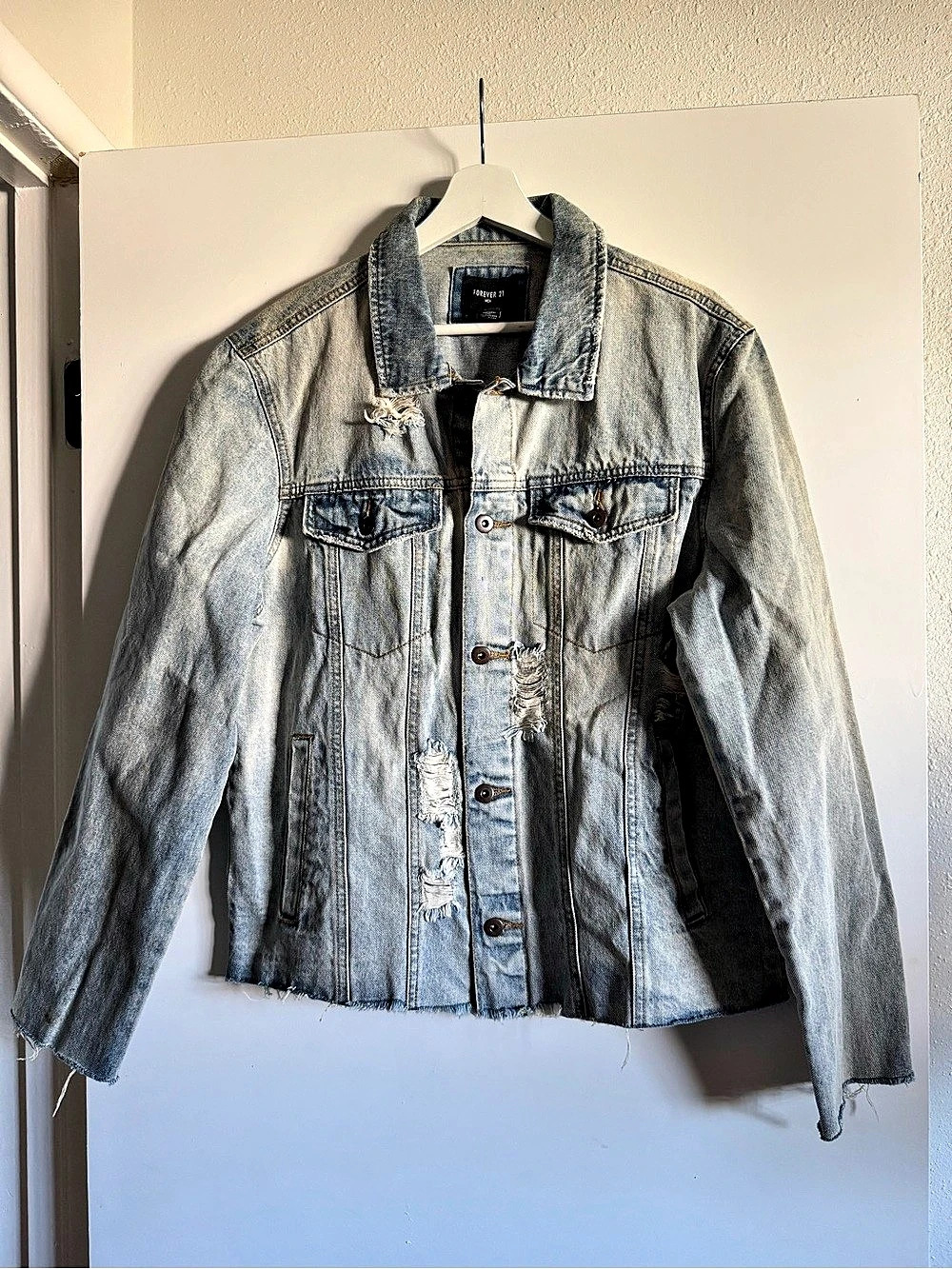 Forever 21 Distressed Denim Jean Jacket Size Large